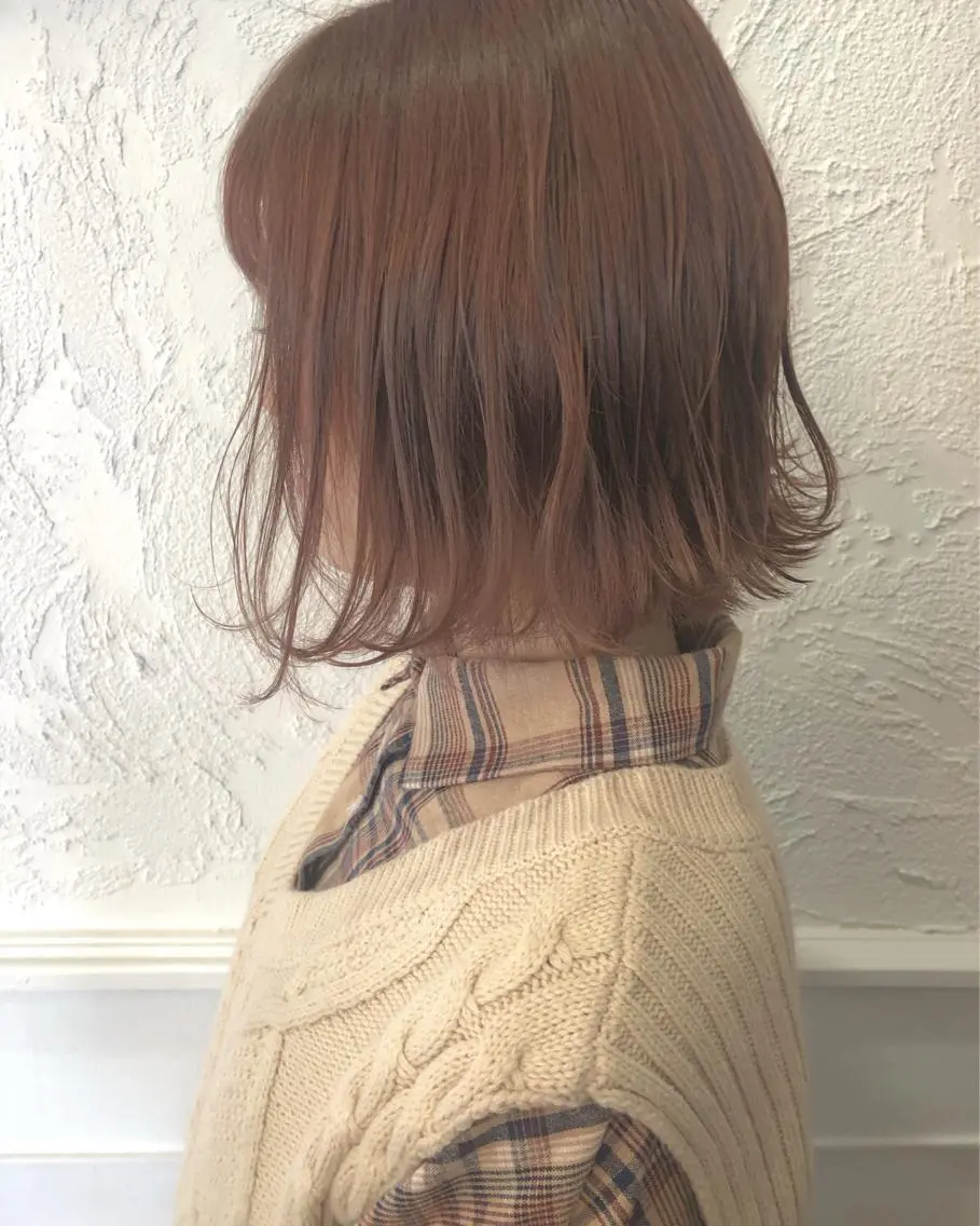 ショート カラー ベージュカラー ブリーチ ピンクカラー ピンクベージュ カット ヘアカラー トリートメント 江原 彩華のヘアスタイル