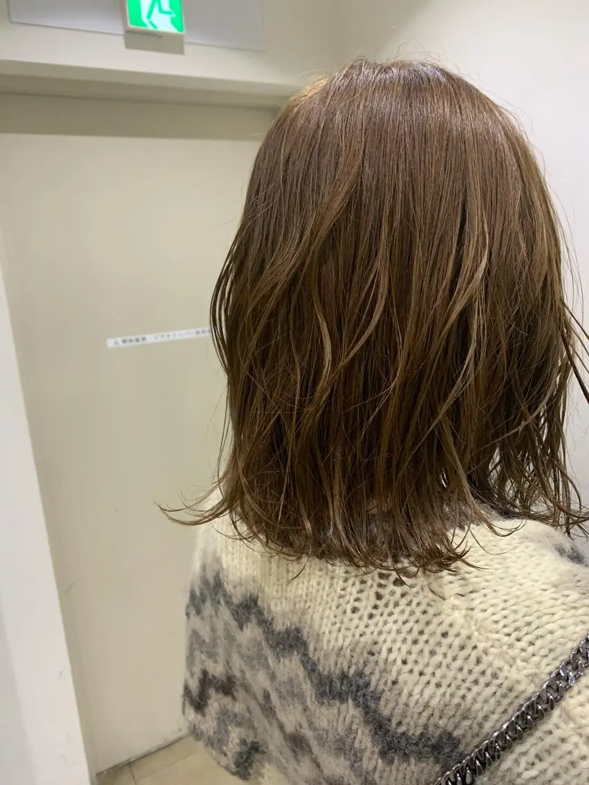 ショート カラー ベージュカラー ミルクティーベージュ ヘアカラー トリートメント YANO MIZUKIのヘアスタイル