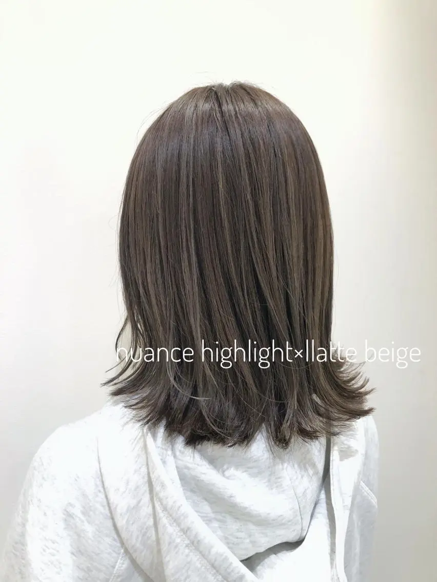 ミディアム カラー ベージュカラー ハイライトカラー ラテベージュ ハイライト 大平 美沙のヘアスタイル