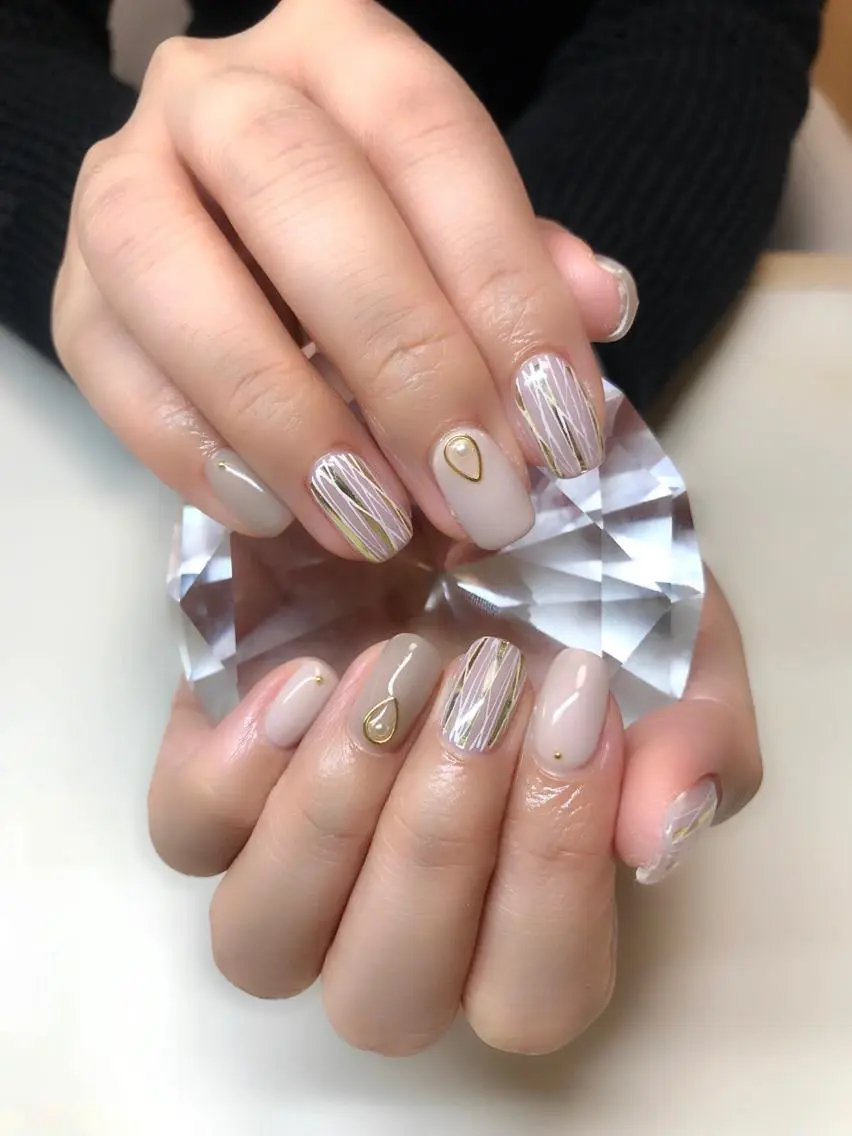 ネイル ストーンネイル 'mm  (ミリ) ＭＡＮＡＭＩのネイルデザイン