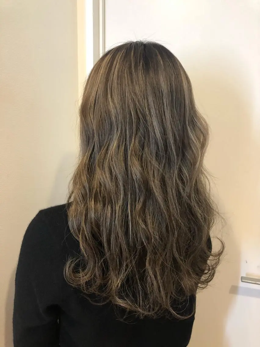 セミロング カラー シールエクステ ダブルカラー ハイライトカラー エクステ ハイライト カット ヘアカラー トリートメント 🧡艶髪/エクステ 🫧🧡YUKI❄️のヘアスタイル