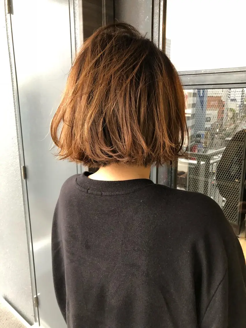 ミディアム 俵 知広のヘアスタイル