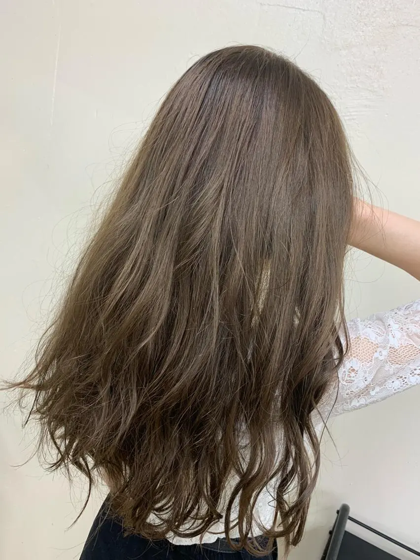 ロング カラー ベージュカラー ミルクティーベージュ ⛄️冬の透明感 カラー⛄️大西のヘアスタイル
