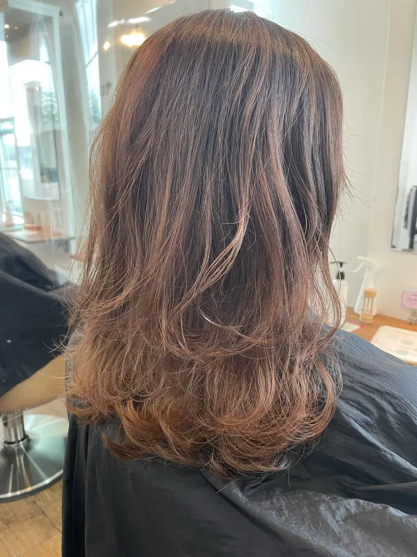 セミロング 竹廣 春奈のヘアスタイル