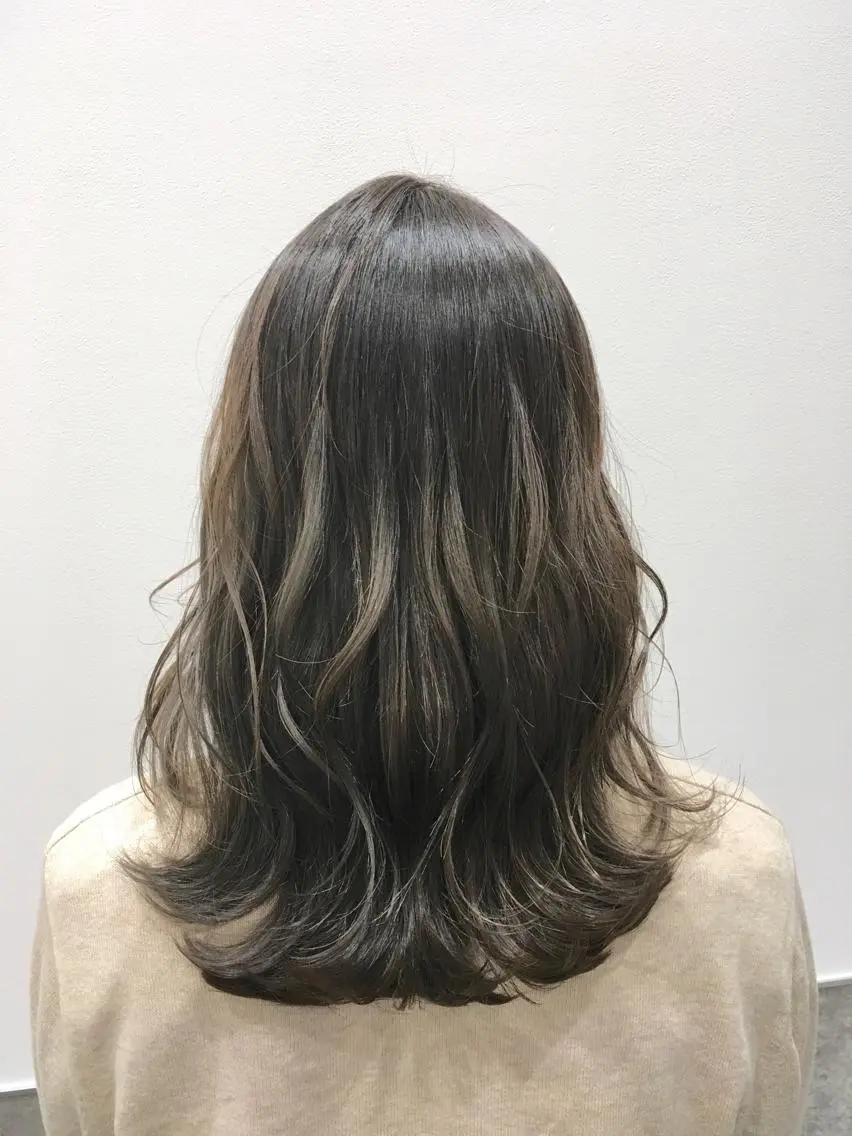 ミディアム カラー ブリーチ ブリーチなしカラー yoshi ☆のヘアスタイル