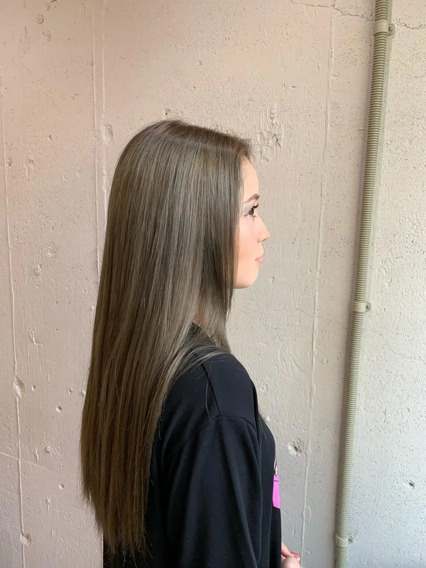 ロング カラー グレージュ シルバー シルバーグレージュ 💛丁寧さNo.🥇 🧸片山智裕💛のヘアスタイル