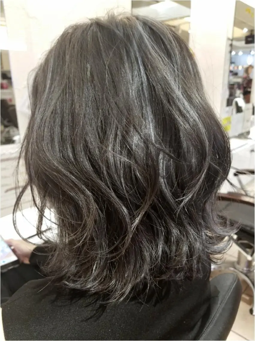 ミディアム カラー ヘアアレンジ グレージュ ハイライトカラー ハイライト 【髪質改善美容師】t occa茨木篠原健太のヘアスタイル