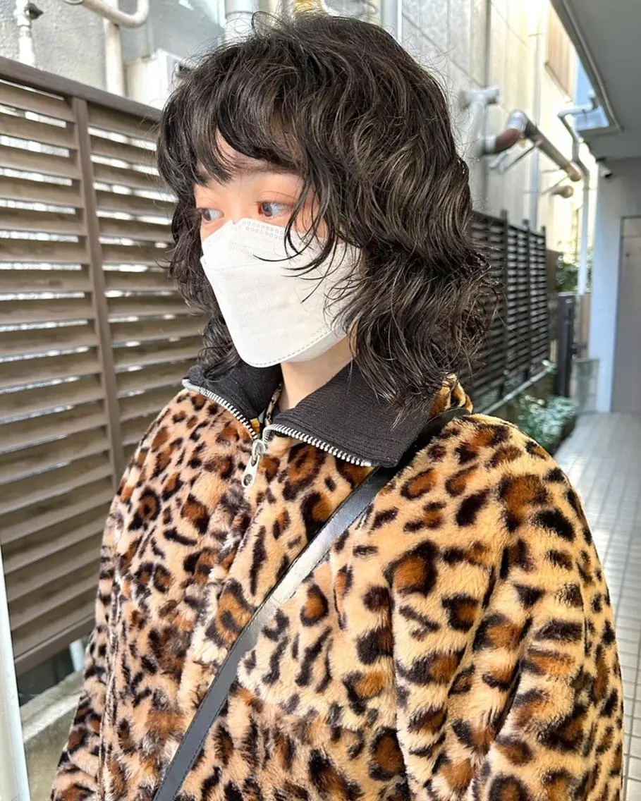 ショート カラー パーマ 切りっぱなしボブ 前下がりボブ ショートボブ 黒髪 ハイトーンカラー 髪質改善 縮毛矯正/ レイヤー/銀座/本木のヘアスタイル