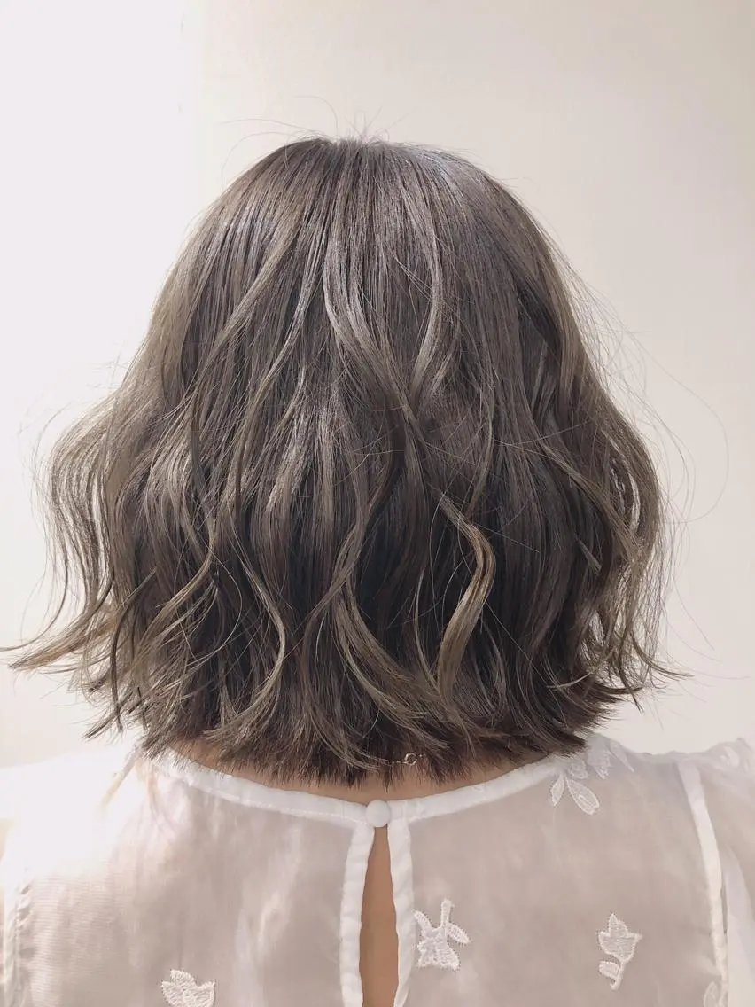 ショート カラー ヘアアレンジ ブリーチ グレージュ ブリーチなしカラー ヘアカラー エクステ 🦋美髪/エクステ 🦋アベイクミのヘアスタイル