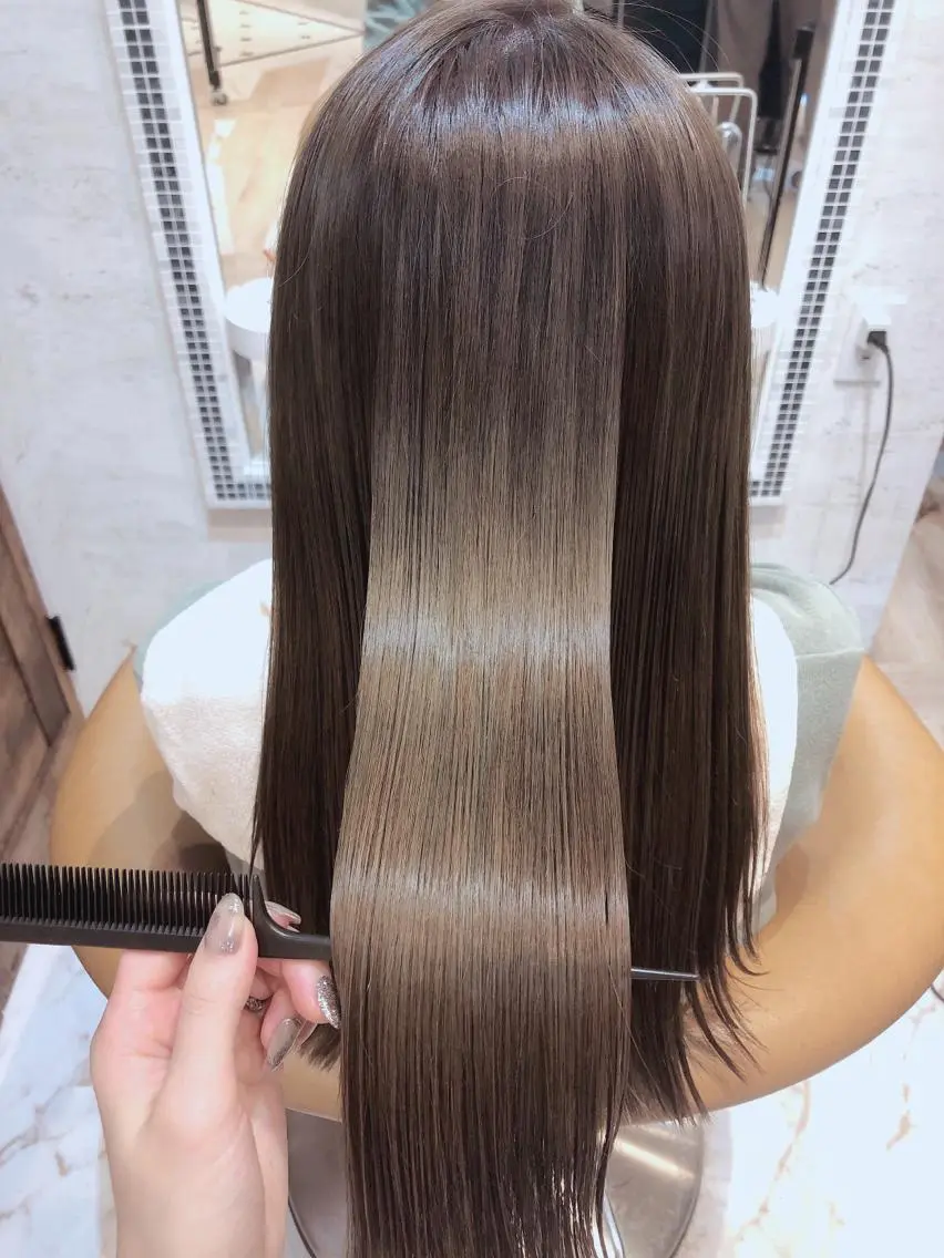 ミディアム アッシュ カット ヘアカラー トリートメント 代表山口ひな 髪質改善のプロのヘアスタイル