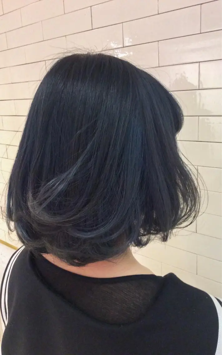 ショート カラー ネイビーカラー ボブ レイヤーカット× 髪質改善たもりのヘアスタイル