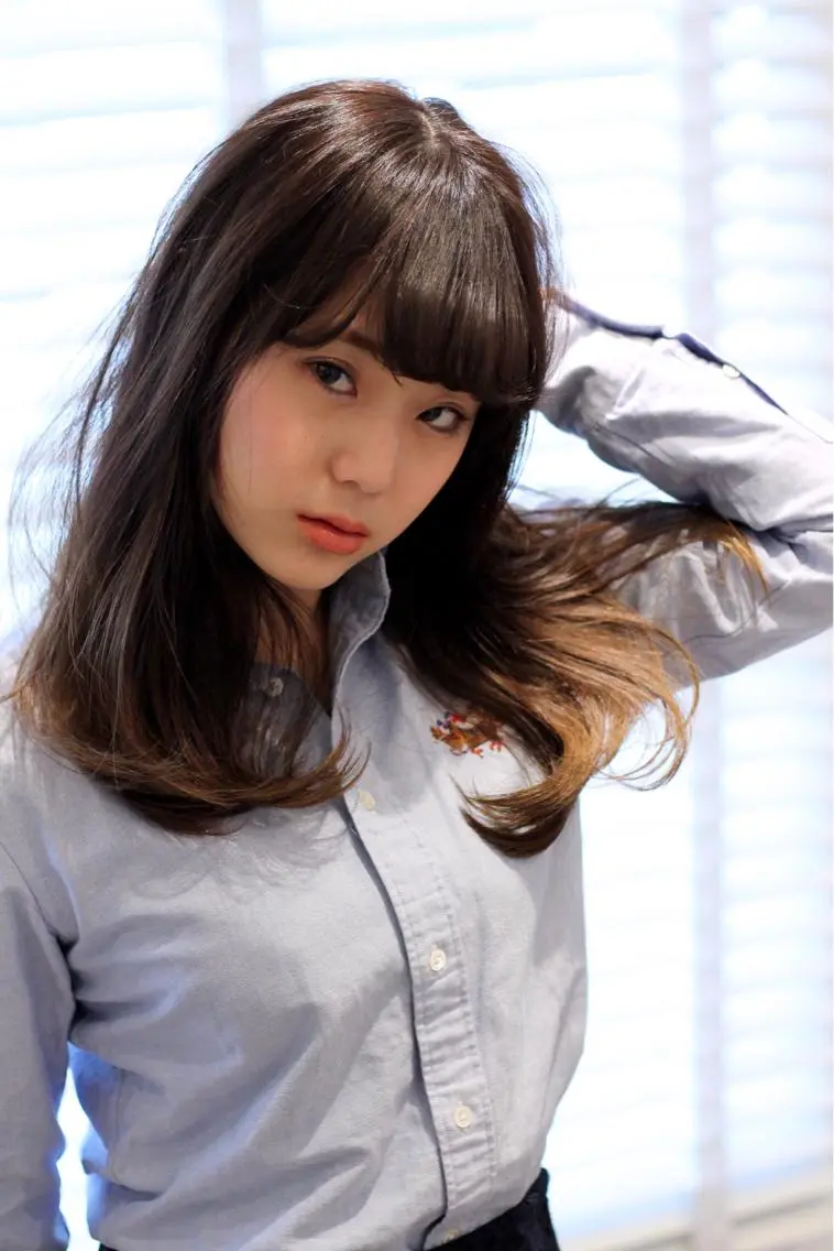 セミロング カラー グラデーションカラー ハイライトカラー ハイライト BANDE 水崎 悟のヘアスタイル
