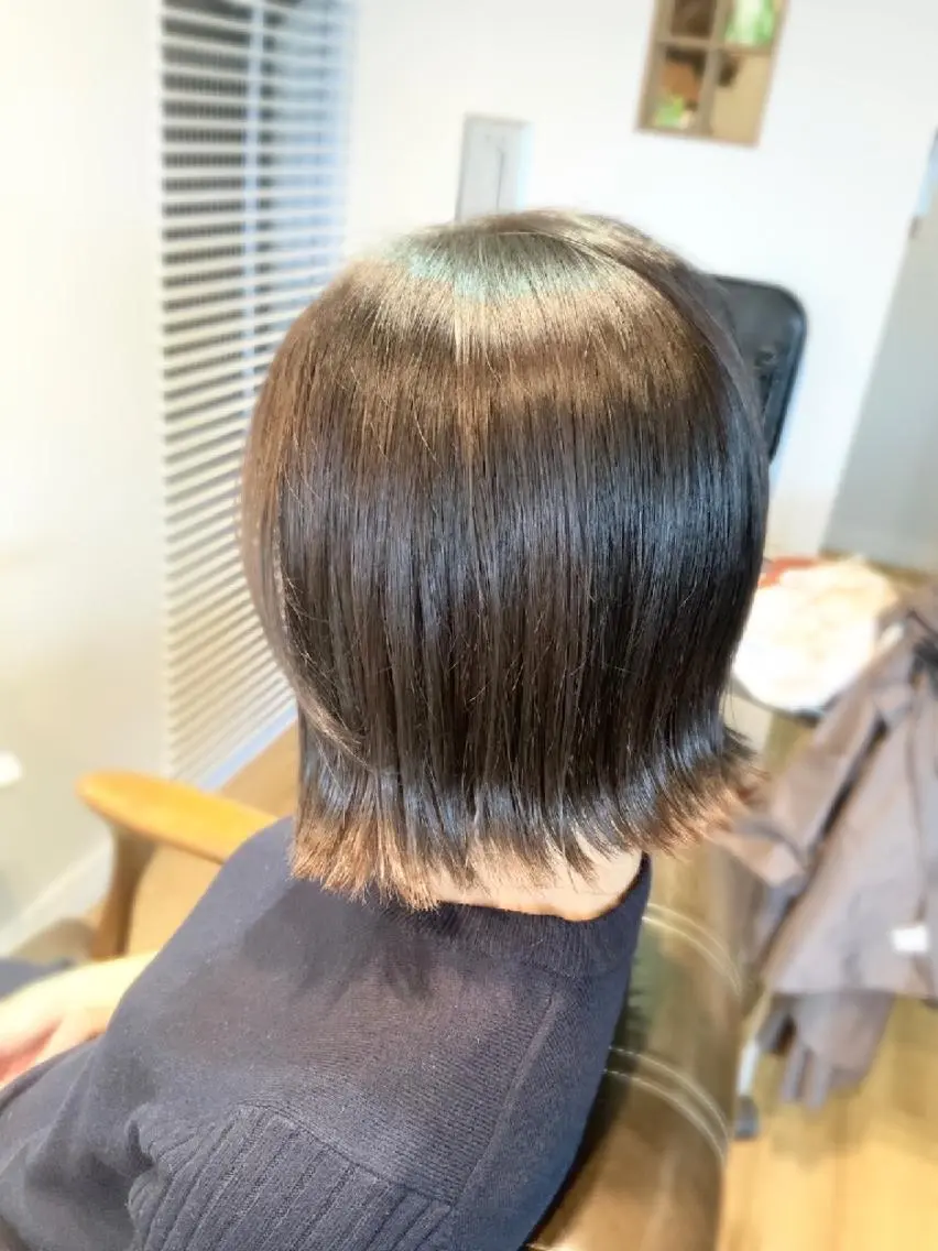カラー 切りっぱなしボブ バレイヤージュ グレージュ ボブ カット ヘアカラー トリートメント 堀 望美のヘアスタイル