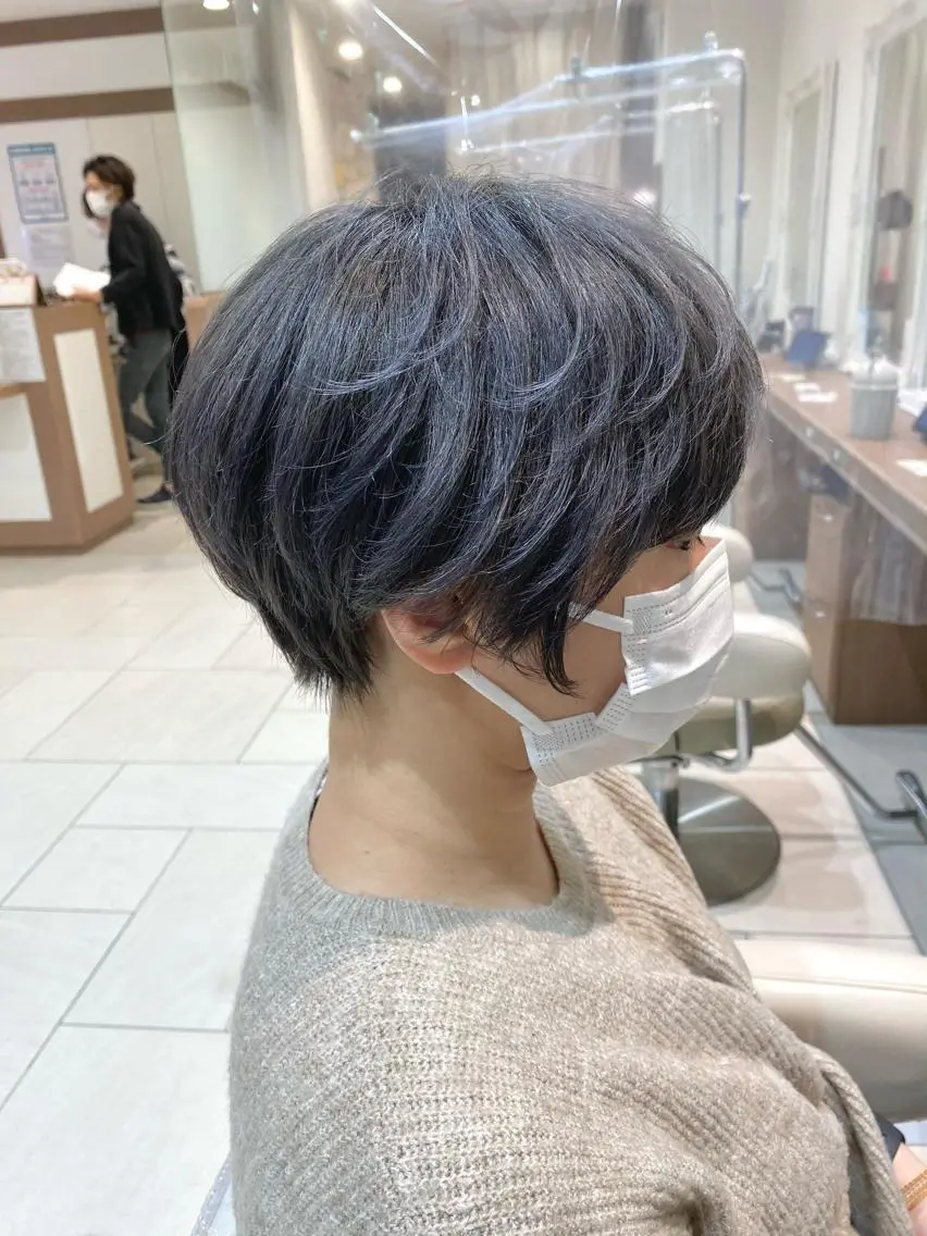 ショート カラー ダブルカラー ネイビーカラー 横山 直輝のヘアスタイル