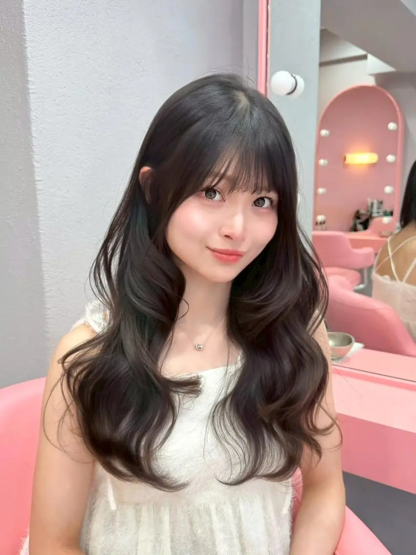 ロング カラー ベージュカラー 透明感カラー オリーブベージュ ハイレイヤー 韓国風ヘア カット ヘアカラー 渋谷/韓国ヘア/ 顔まわり♡Ayakaのヘアスタイル