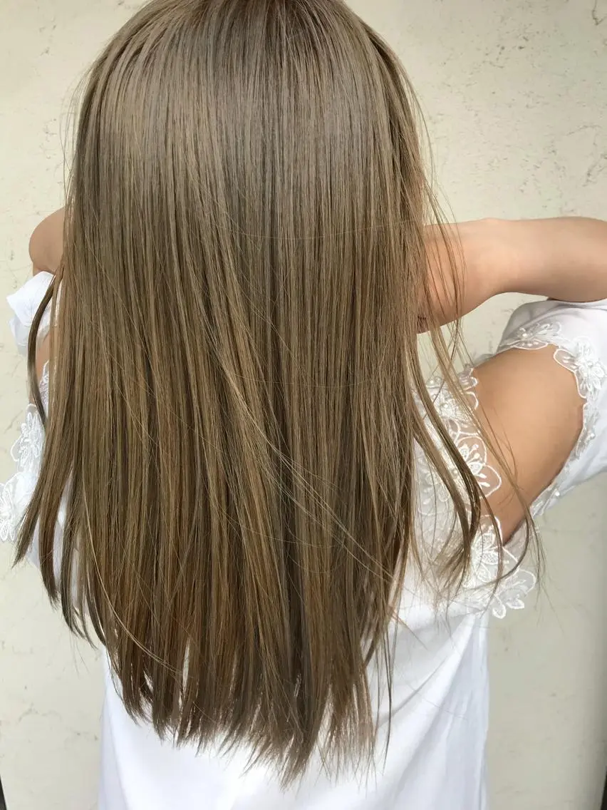 ミディアム カラー ベージュカラー ブリーチ 艶髪育成サロン 京橋　shinのヘアスタイル