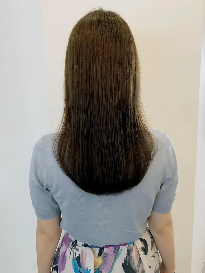 カラー ヨコスカ チヒロのヘアスタイル