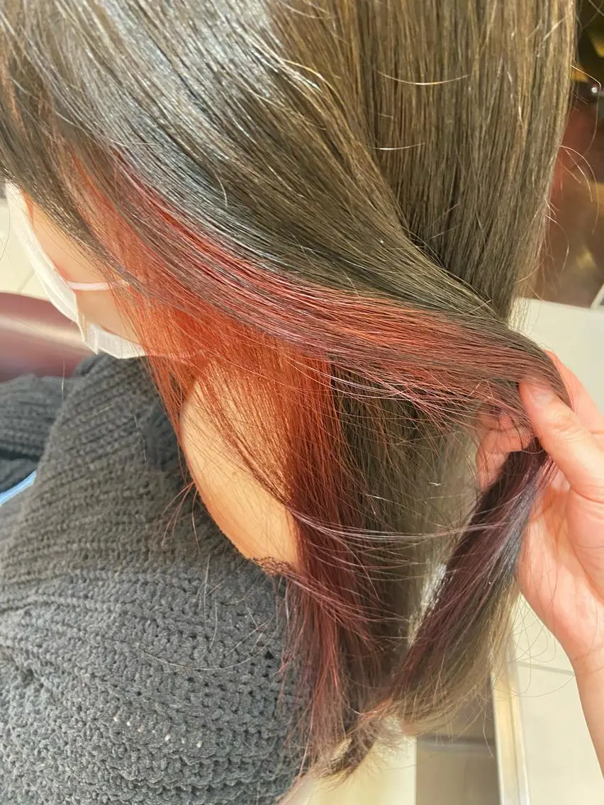 ロング カラー ブリーチ イヤリングカラー なつな/ 透明感カラーのヘアスタイル