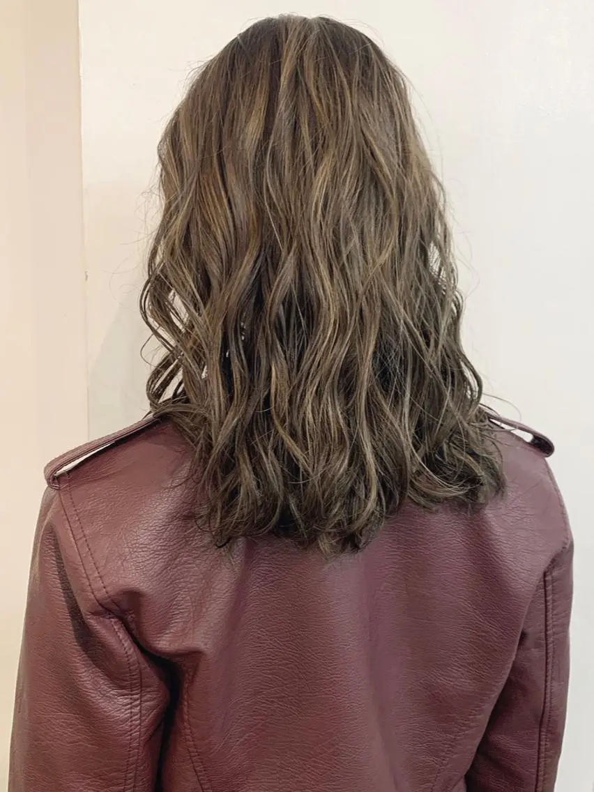 ロング カラー グラデーションカラー ハイライトカラー ハイライト 渋谷ブリーチカラー 韓国ヘアyuikoのヘアスタイル