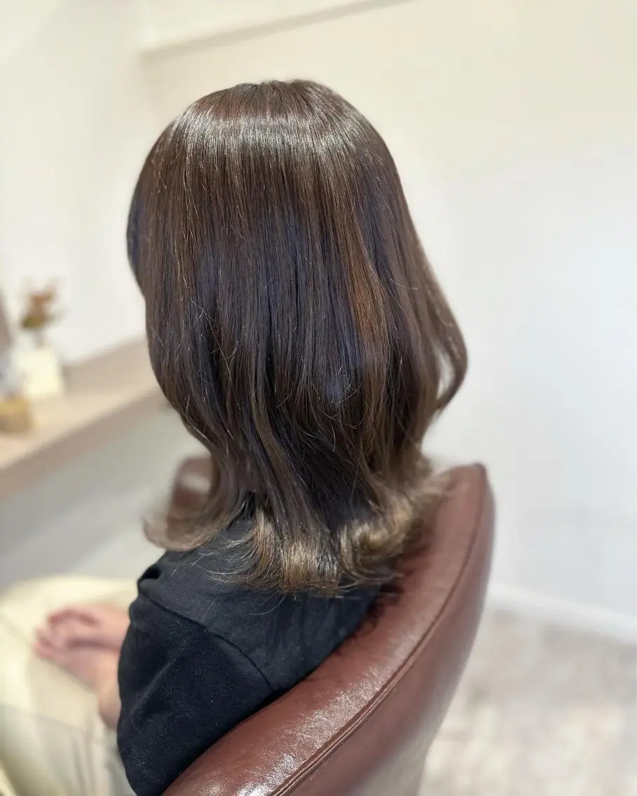 セミロング カラー ベージュカラー 透明感カラー 荒木 ひろかのヘアスタイル
