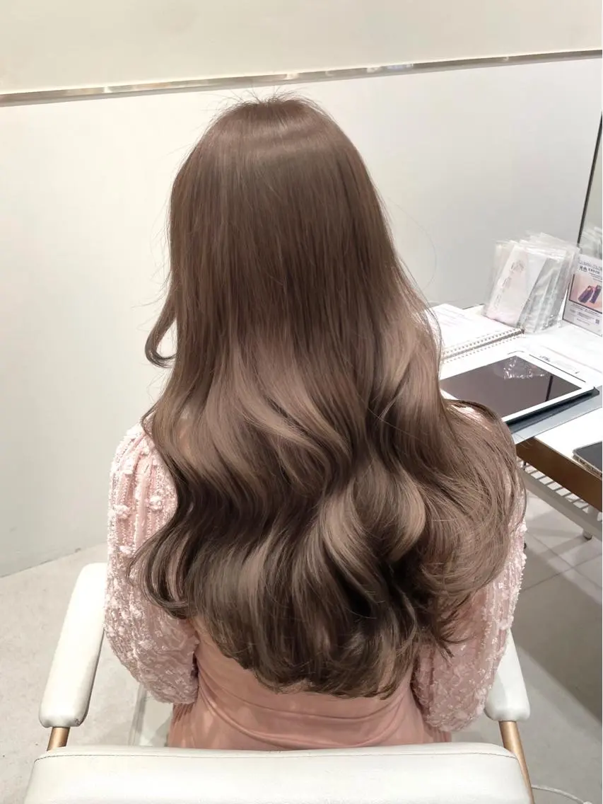 ロング カラー ヘアアレンジ 🤎小顔レイヤー /ベージュ🤎友香のヘアスタイル