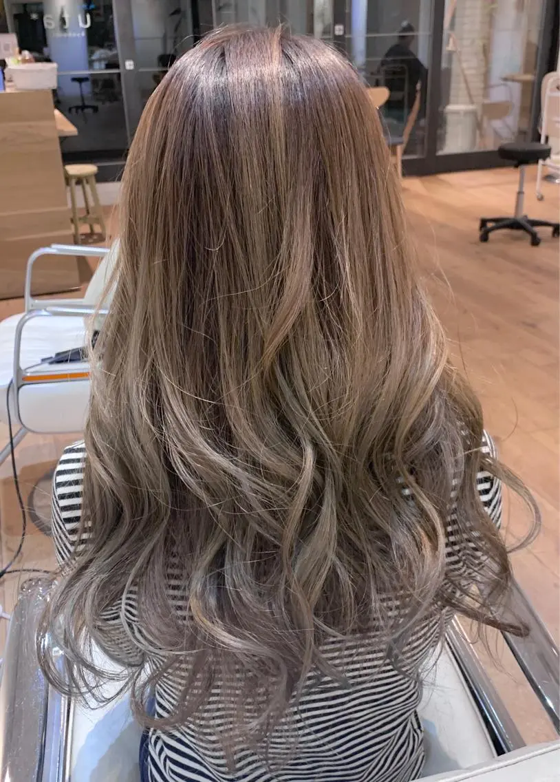ロング カット ヘアカラー NEWI 京橋 【yoko】のヘアスタイル