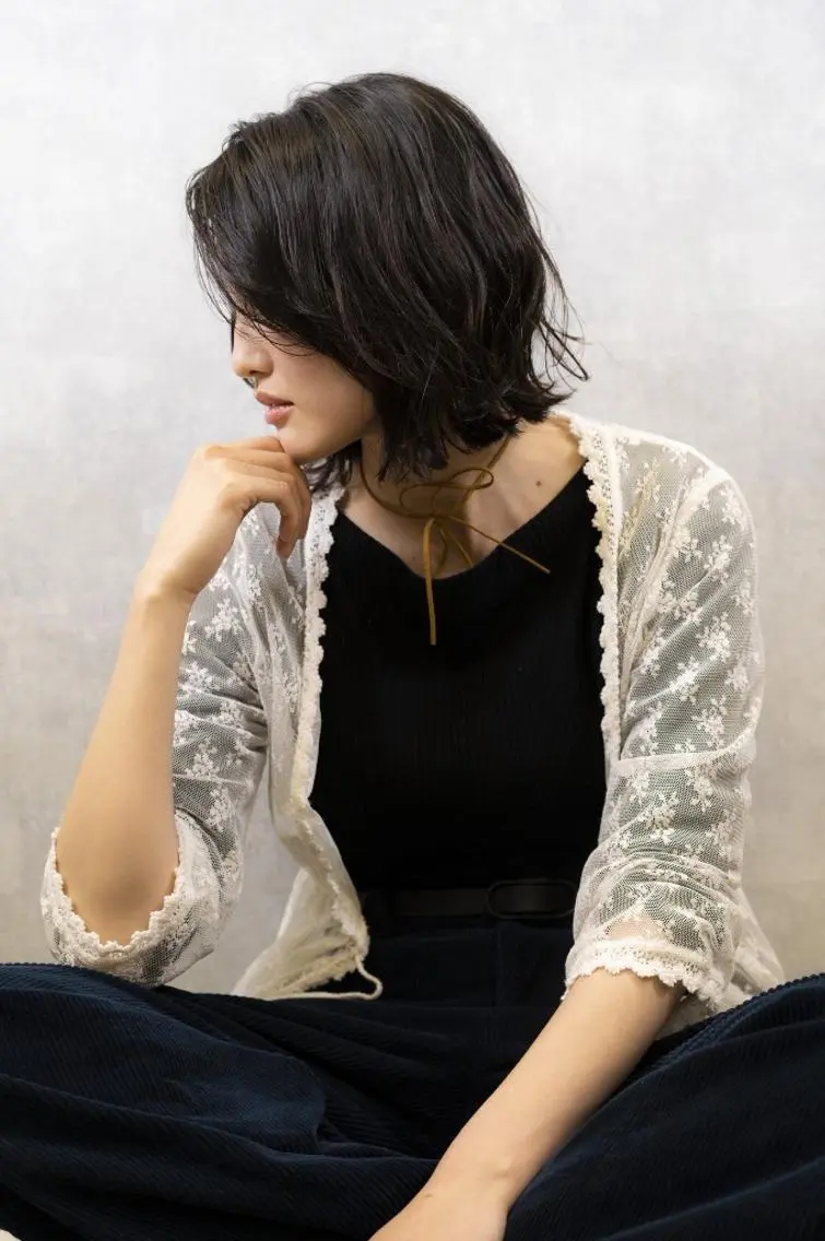 ミディアム 石井 静のヘアスタイル