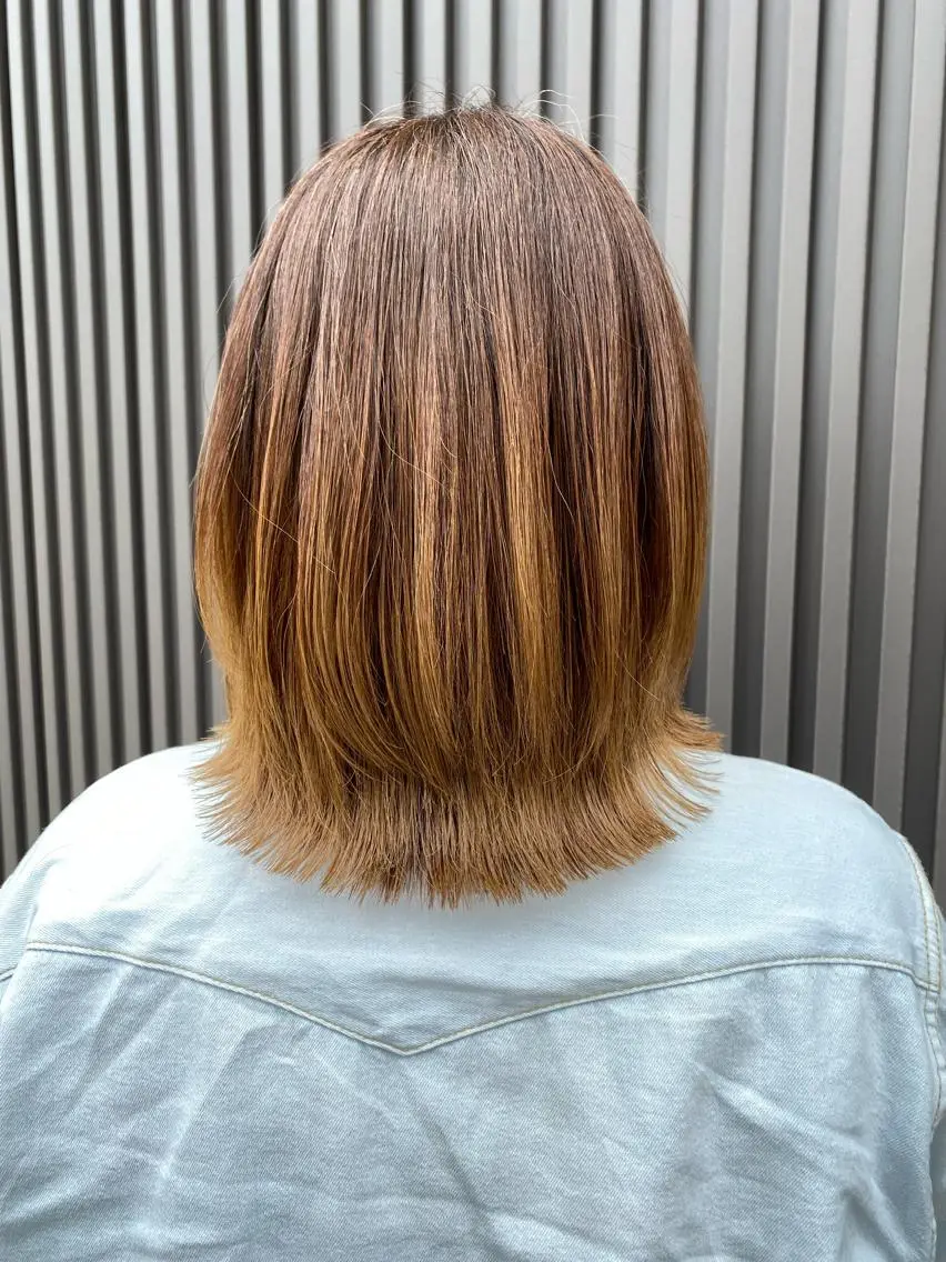 ミディアム カラー 多河 遥のヘアスタイル