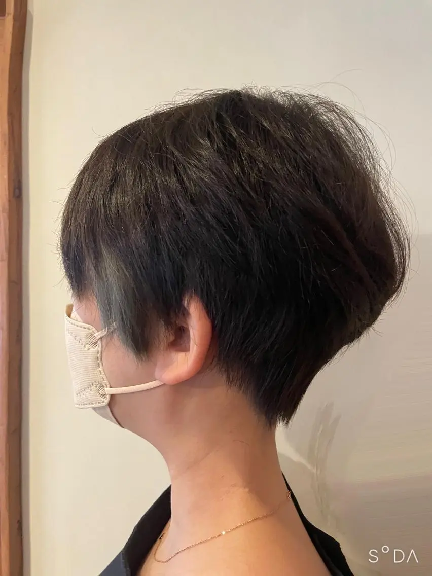 ショート カラー イヤリングカラー 似合わせカット トリートメント Akala hitomiのヘアスタイル