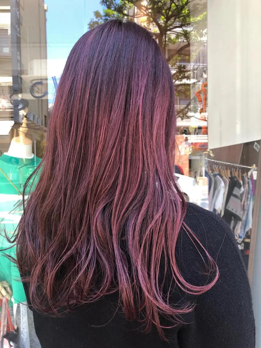 ロング カラー ピンクカラー ローズカラー ヘアカラー トリートメント CoCooN minamiのヘアスタイル