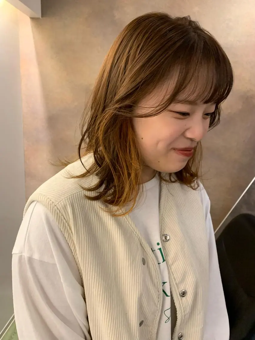ミディアム カラー ヘアカラー SAKINO ベージュカラーのヘアスタイル