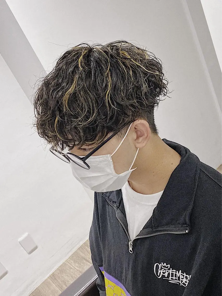 ショート カラー パーマ メンズ 原田 涼矢のヘアスタイル