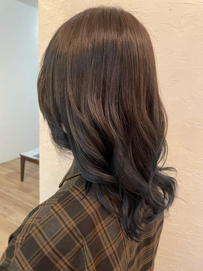 カラー 家下 愛梨のヘアスタイル