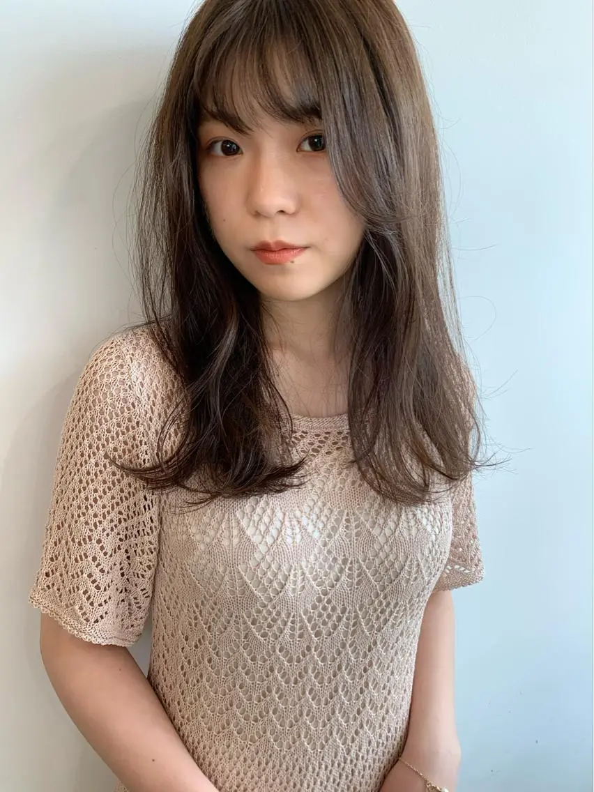 ロング カラー グレージュ カット 榑松 恵里のヘアスタイル