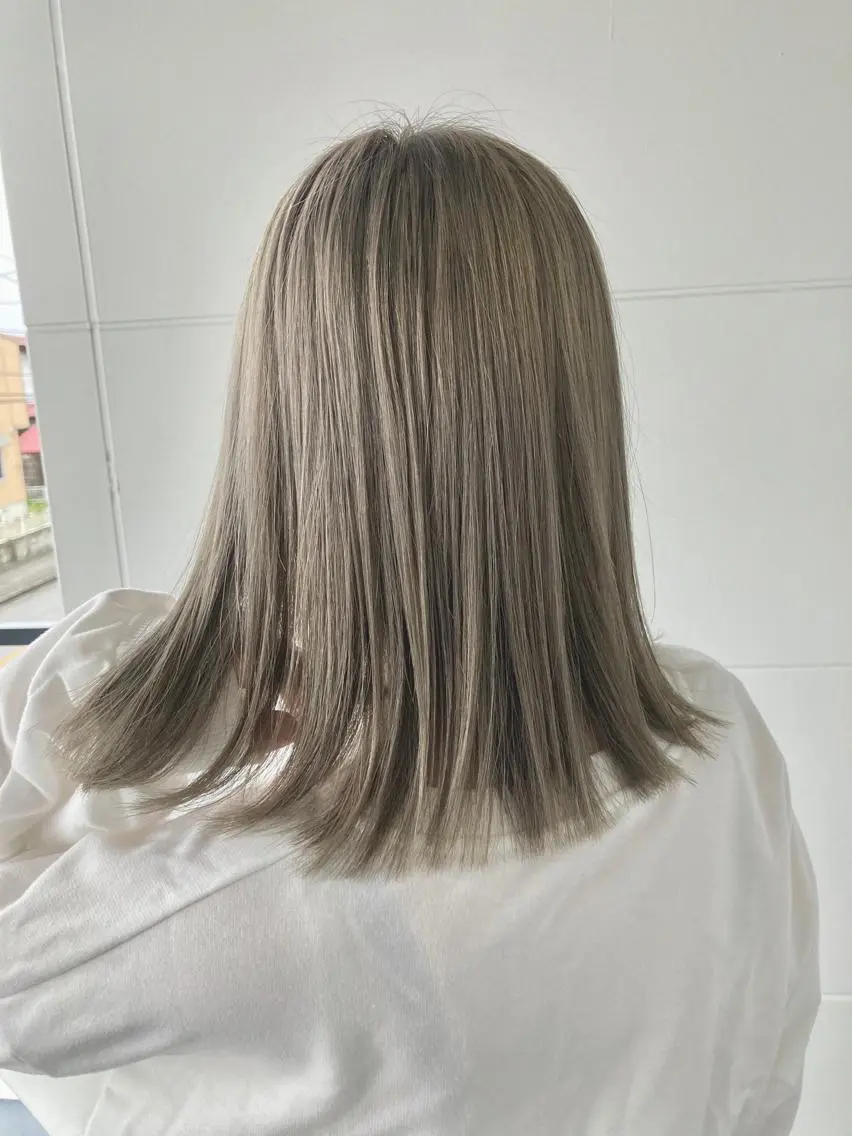 ミディアム タカツド ユウキのヘアスタイル