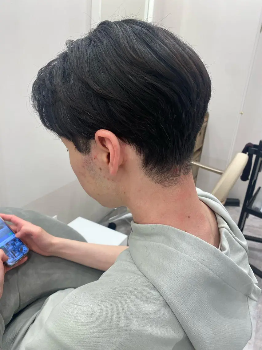 メンズ マッシュ 刈り上げ 佐々木 雪菜のヘアスタイル