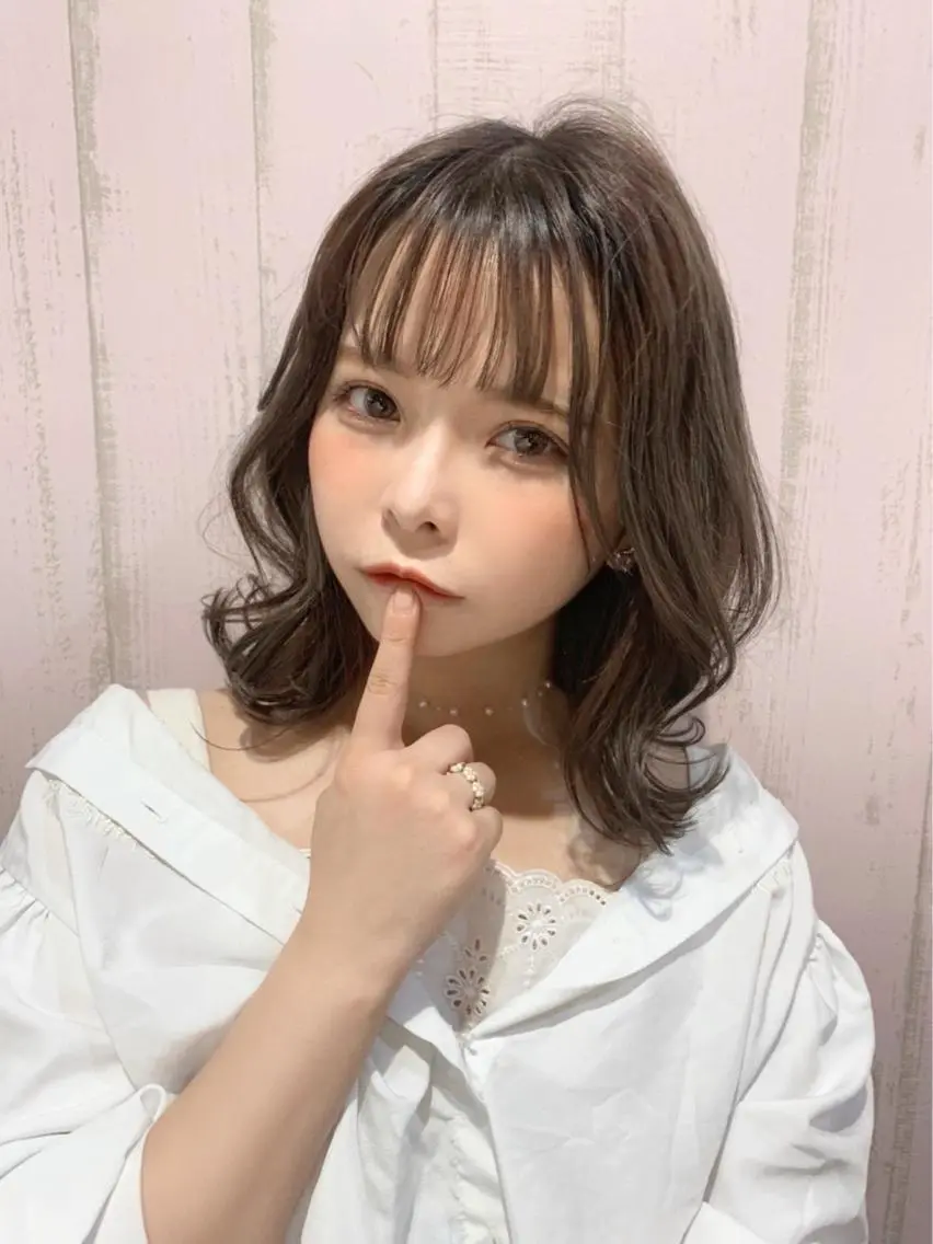 ミディアム カラー グレージュ ミルクティーグレージュ くびれヘア 韓国風ヘア 髪質改善☆ 縮毛矯正miyuのヘアスタイル