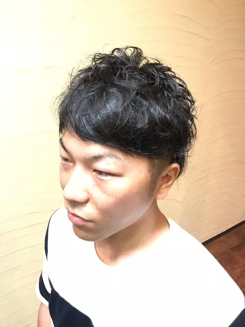 ショート パーマ メンズ メンズパーマ くせ毛 ストレートパーマ カット パーマ 井上 雅丈のヘアスタイル
