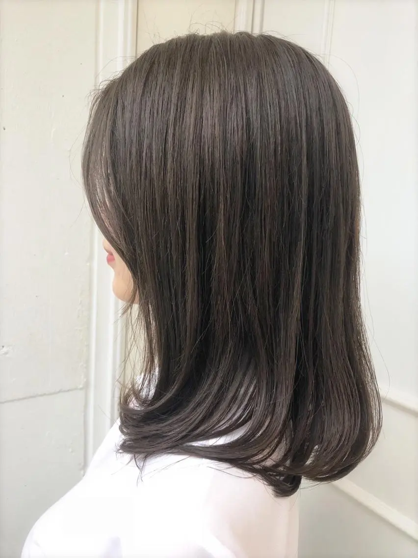 セミロング カラー グレージュ イルミナカラー 山形 光輪子のヘアスタイル