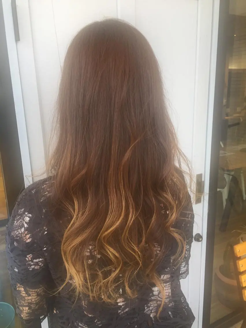 ロング カラー ブリーチ グラデーションカラー ツキダテ ユイのヘアスタイル