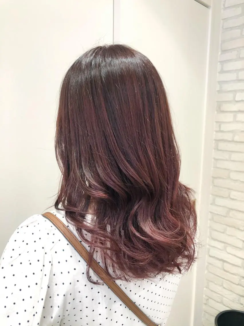セミロング カラー ボルドーカラー 大平 美沙のヘアスタイル