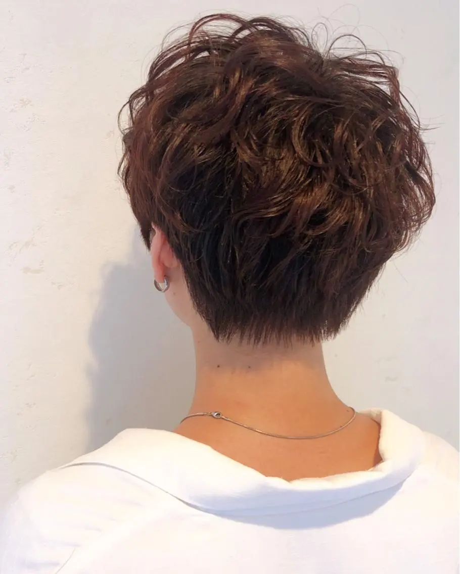 ショート カラー 伊藤 さやかのヘアスタイル