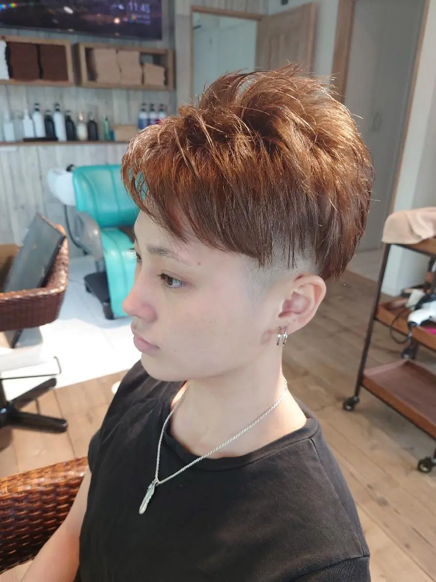 ショート カット ヘアカラー 伊藤 新のヘアスタイル