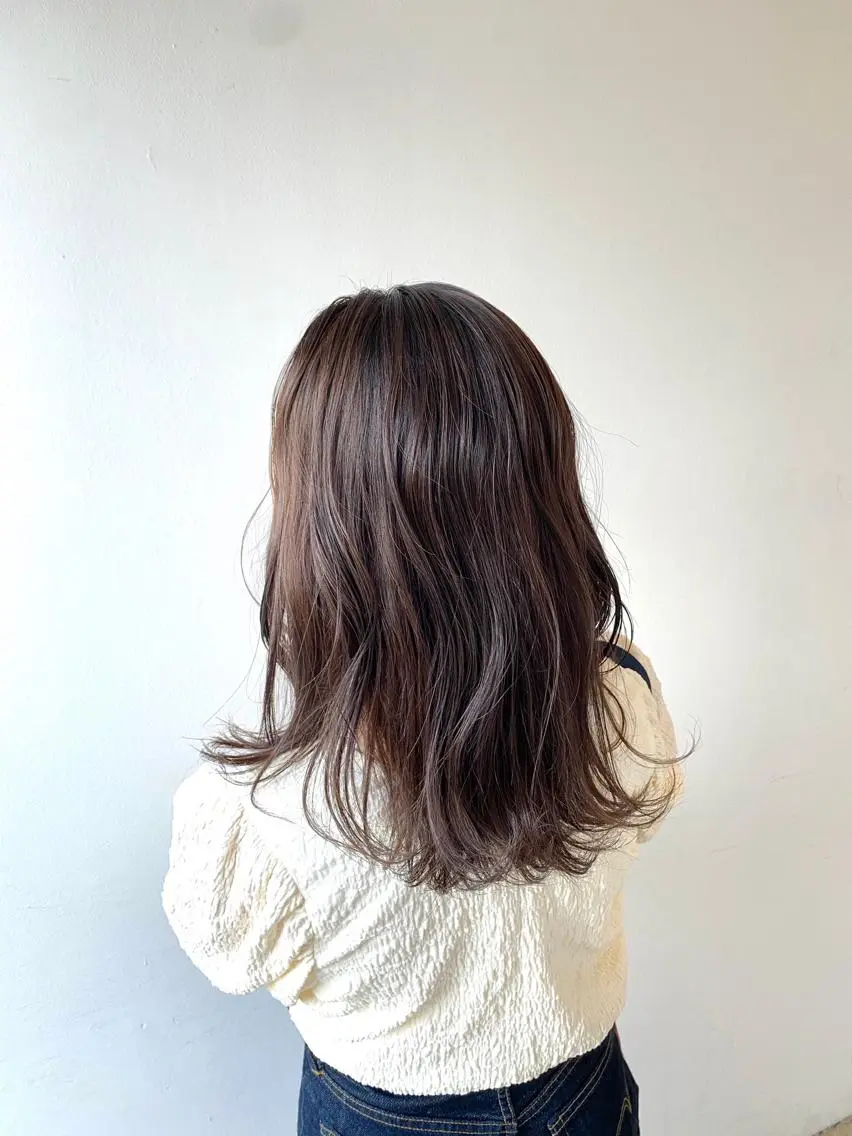 ミディアム カラー グレージュ カット ヘアカラー トリートメント 谷合 貴志のヘアスタイル