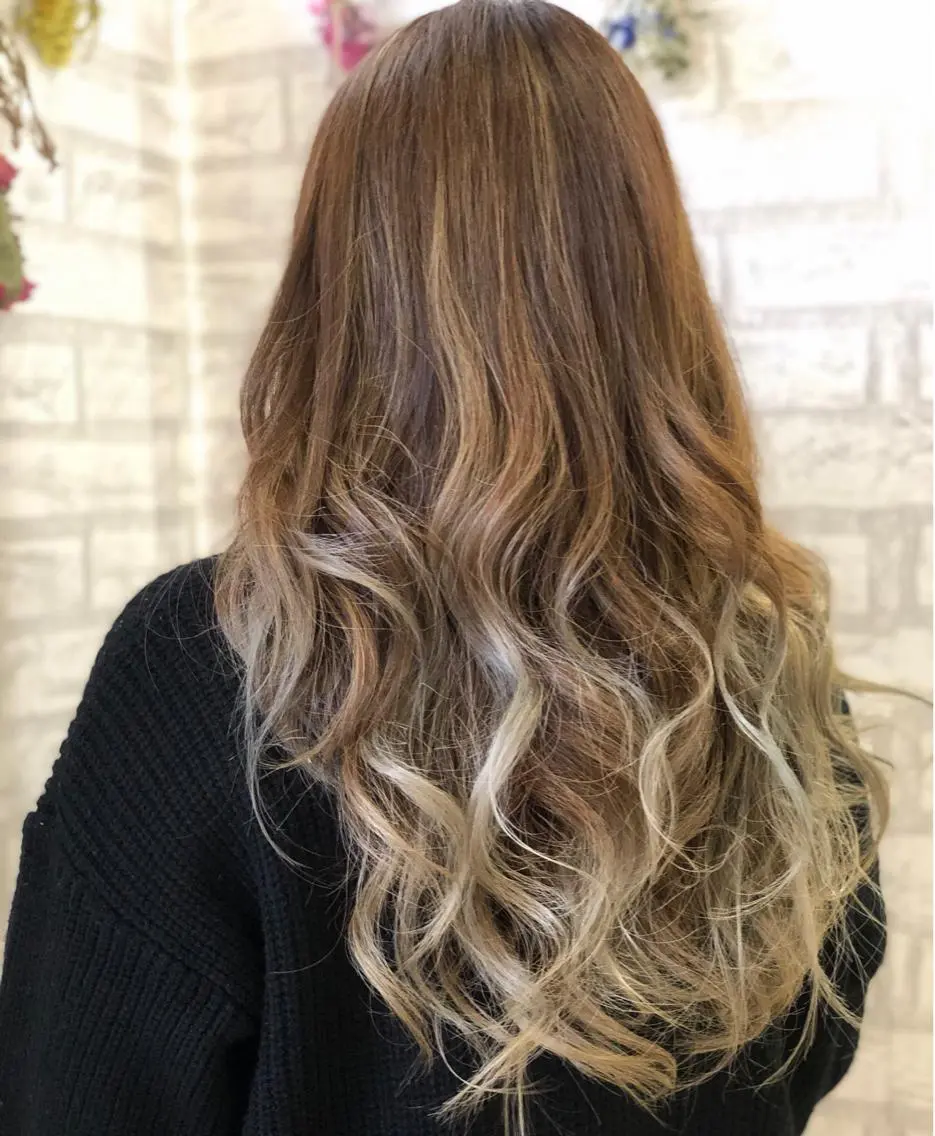 ロング カラー ベージュカラー グラデーションカラー ハイライトカラー ハイライト カット ヘアカラー トリートメント 🌸Cielo🌸 KENのヘアスタイル
