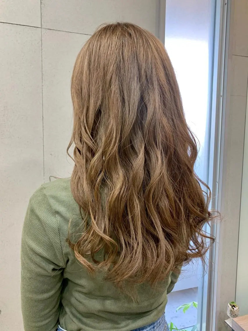 ロング アッシュ アッシュグレー アッシュグレージュ おせ ちさとのヘアスタイル