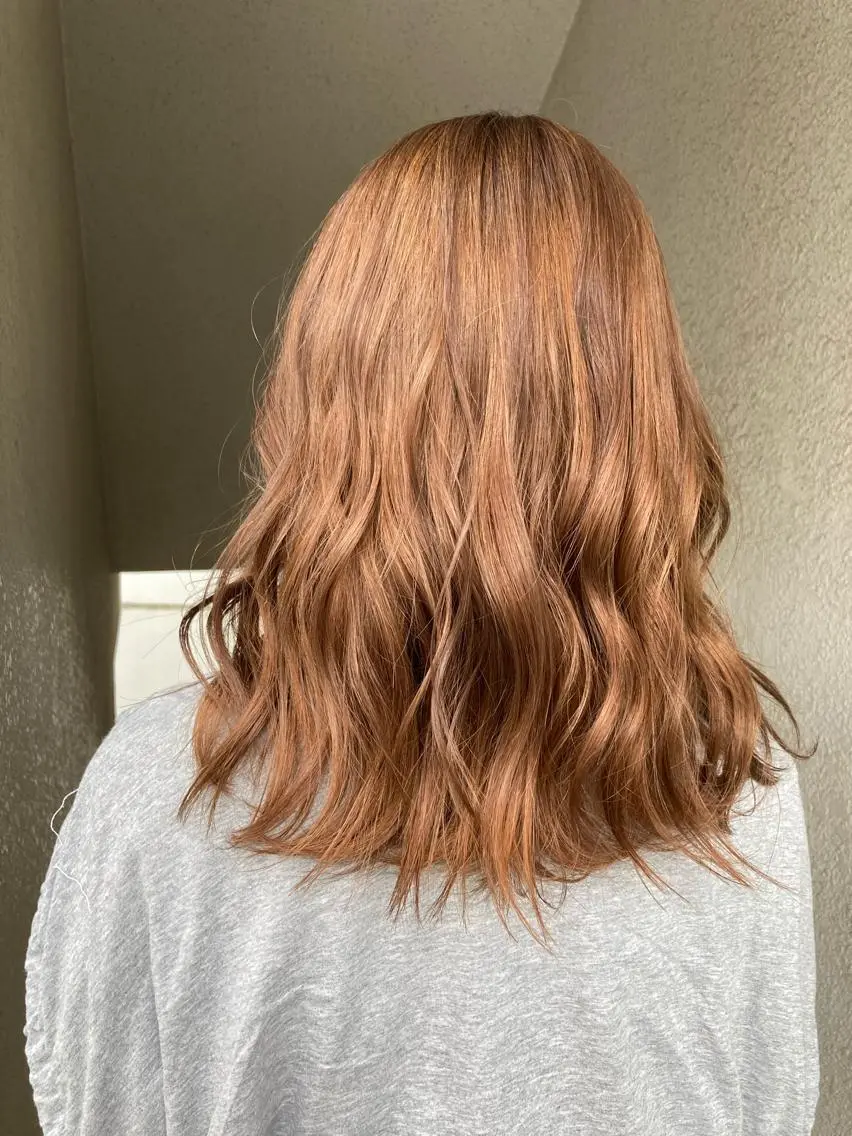 セミロング カラー ハイトーンカラー 奥野 紗弓のヘアスタイル