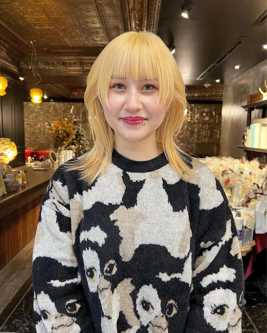 セミロング カラー ブロンド カット ヘアカラー 圧倒的デザイン力 店長🎨RENAのヘアスタイル