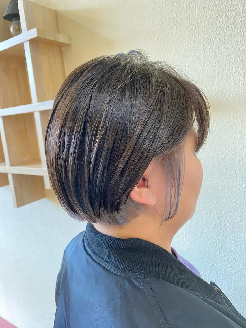 ミディアム 中川 茜里のヘアスタイル