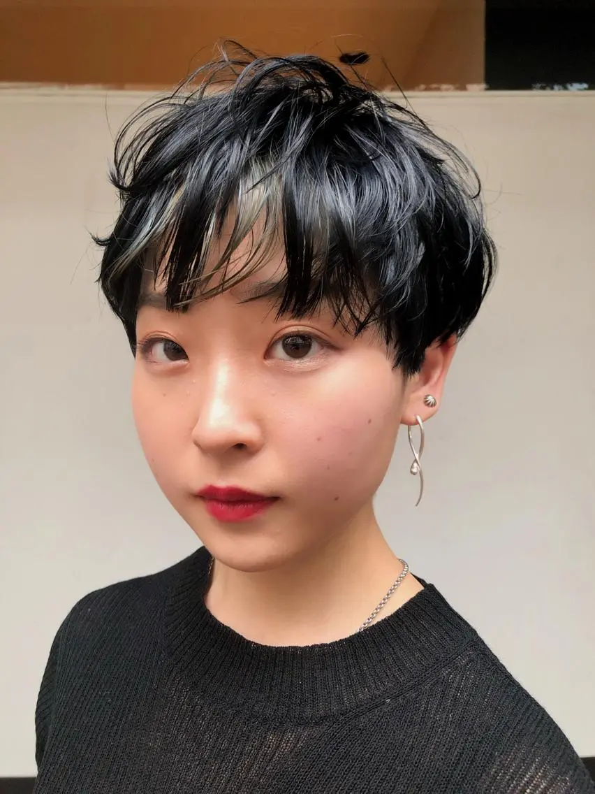 ショート カラー インナーカラー 勝野 麻美のヘアスタイル